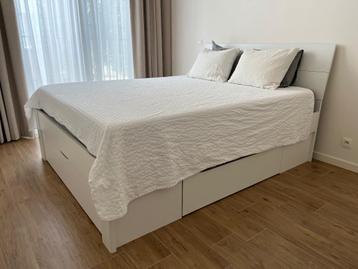 Queen bed 160x200 with 4 storage drawers, Huis en Inrichting, Slaapkamer | Bedden, Ophalen, Gebruikt, Wit, Steigerhout