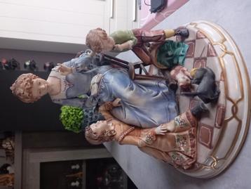 Beeld porcelain  beschikbaar voor biedingen