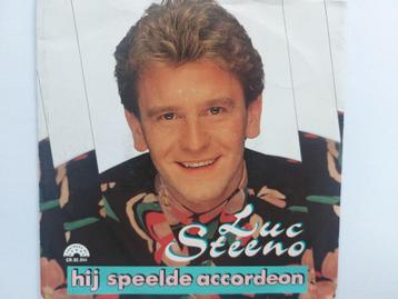 Luc Steeno - Hij Speelde Accordeon beschikbaar voor biedingen