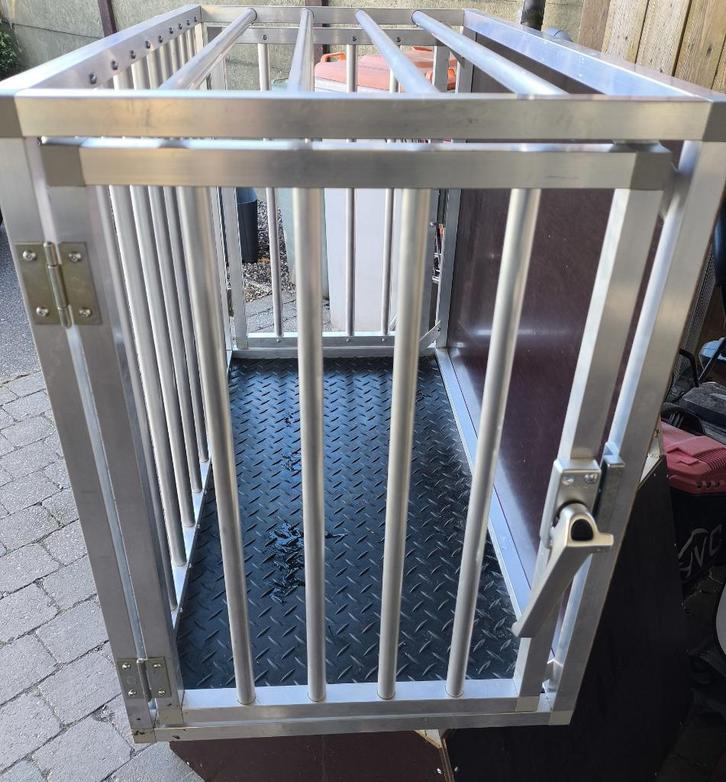 Bench voor kleine/ middelgrote hond.Nieuw., Dieren en Toebehoren, Hondenbenches, Nieuw, Ophalen