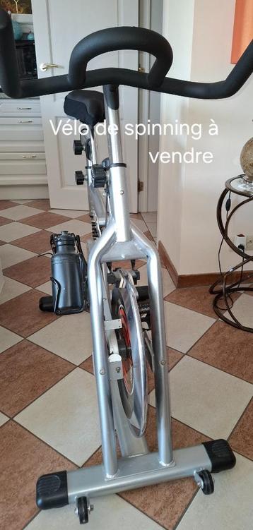 Vélo de spinning à vendre, Enlèvement, Comme neuf, Vélo de spinning