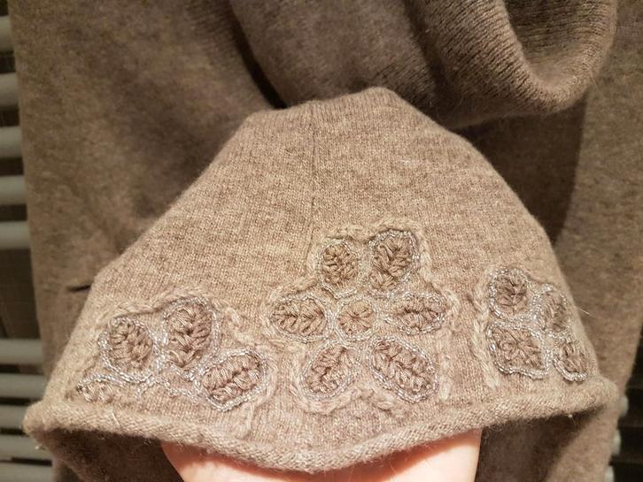 Beige trui met koltraag Mer Du Nord , pareltjes op de mouw, Kleding | Dames, Truien en Vesten, Gedragen, Maat 38/40 (M), Beige