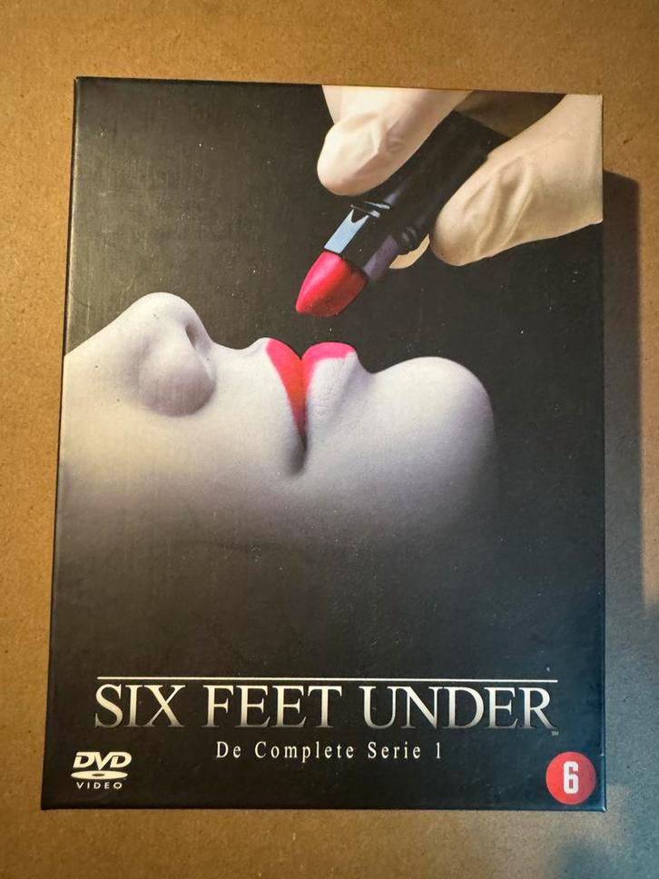 DVD BOX - SIX FEET UNDER - SEASON 1, Cd's en Dvd's, Dvd's | Tv en Series, Zo goed als nieuw, Ophalen of Verzenden