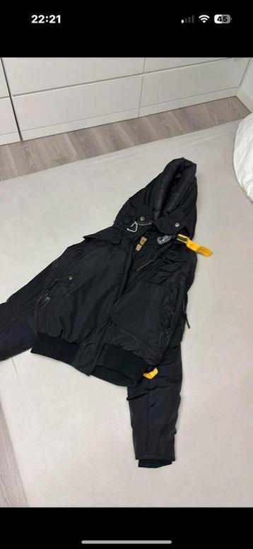 parajumper beschikbaar voor biedingen