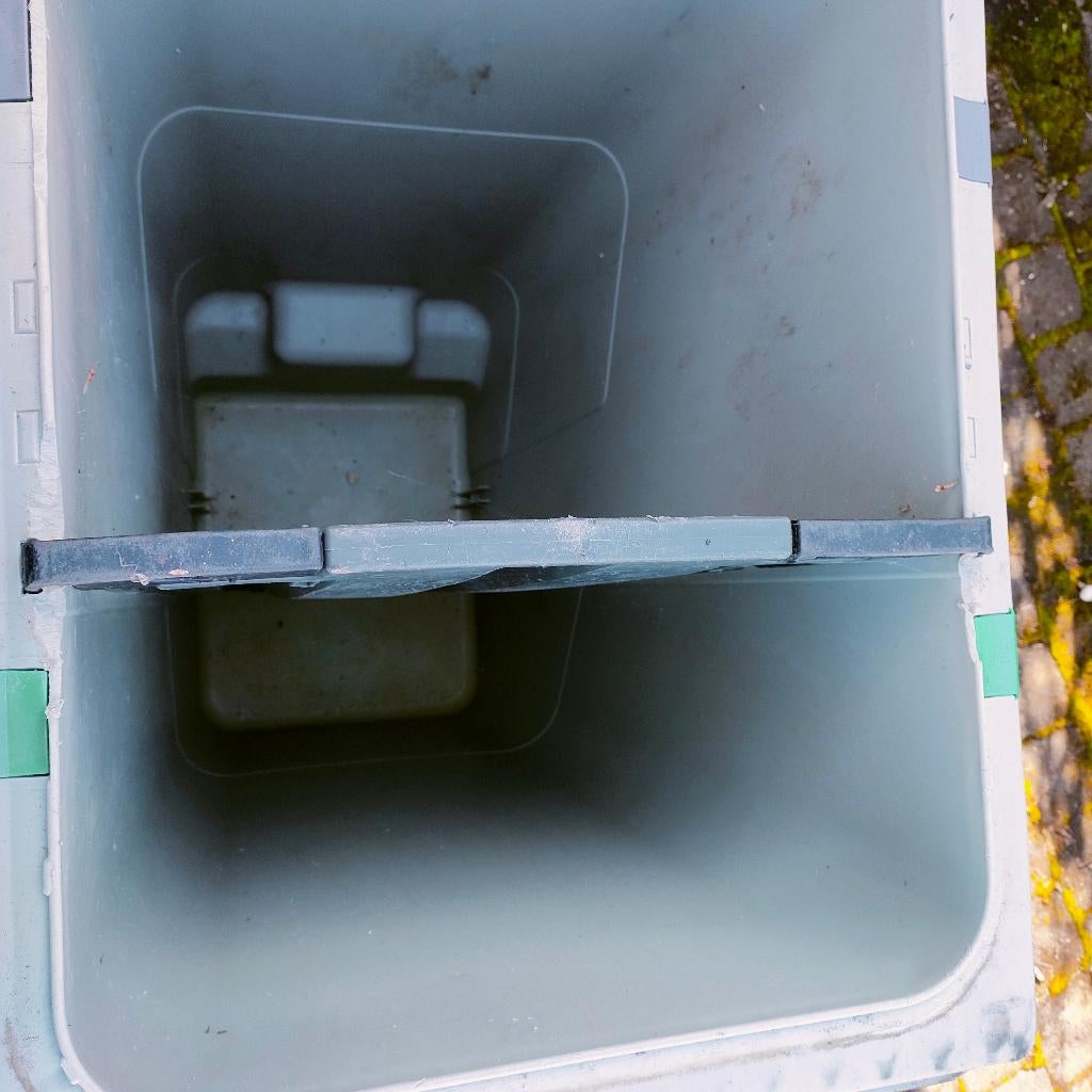 Poubelle duobac, 75 cm ou plus, 40 litres ou plus, Enlèvement, Utilisé