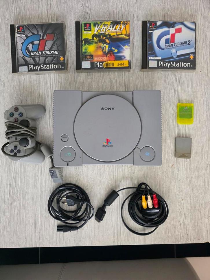 Playstation 1 met 3 games en 2 geheugenkaarten, Games en Spelcomputers, Spelcomputers | Sony PlayStation 1, Gebruikt, Met 1 controller