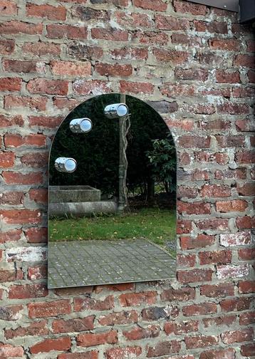 Vintage spiegel beschikbaar voor biedingen