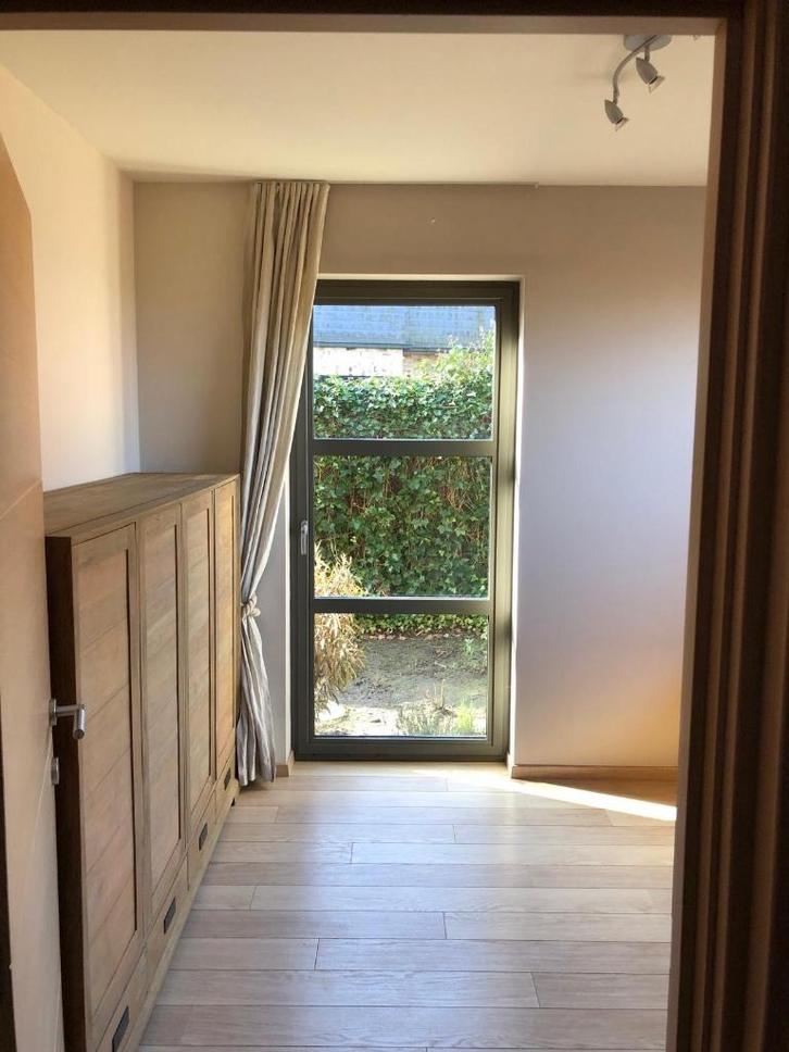 Mooie en kwalitatieve teak dressoir, Huis en Inrichting, Kasten | Dressoirs, Zo goed als nieuw, 150 tot 200 cm, 25 tot 50 cm, Met lade(s)