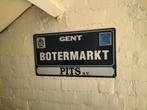 Demonstratie straatnaammodel Gent "Cool voor mancave", Ophalen