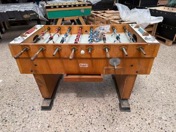 Retro kicker oude tafelvoetbal, goede staat beschikbaar voor biedingen