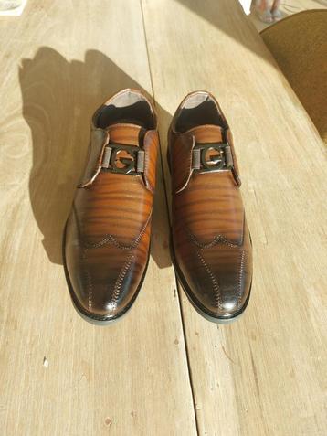 nieuwe leren herenschoenen beschikbaar voor biedingen