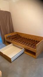 Eenpersoons bed, bijhorende kast en eet/ bureau tafel-stoel, Ophalen, Zo goed als nieuw, Eenpersoons