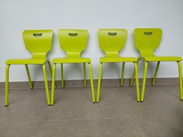 4 Retro kinderstoeltjes beschikbaar voor biedingen