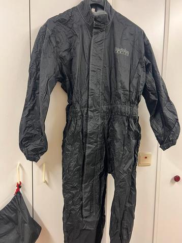 Eendelig basis regenpak, maat M beschikbaar voor biedingen