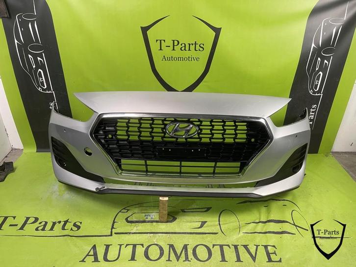 hyundai i30 voorbumper bumper 18+ grille bumper, Auto-onderdelen, Carrosserie, Bumper, Hyundai, Gebruikt