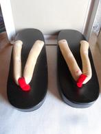 japanse houten slippers, nieuw, 20 €, Kleding | Dames, Slippers, Zwart, Nieuw, Ophalen of Verzenden