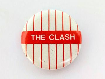vintage The Clash speldje button beschikbaar voor biedingen