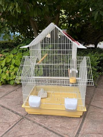 vogelkooi beschikbaar voor biedingen