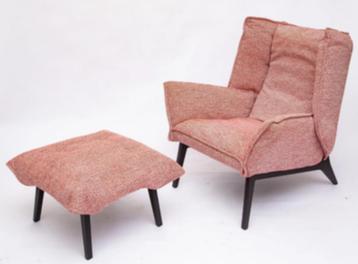 magnifique fauteuil « Toa » avec repose-pieds au design vint