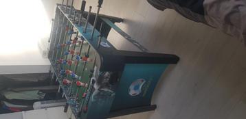 Voetbaltafel beschikbaar voor biedingen