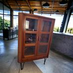 Vitrine vintage/armoire d'angle/étagère en teck | DYRLUND, Utilisé, Enlèvement ou Envoi, Armoire