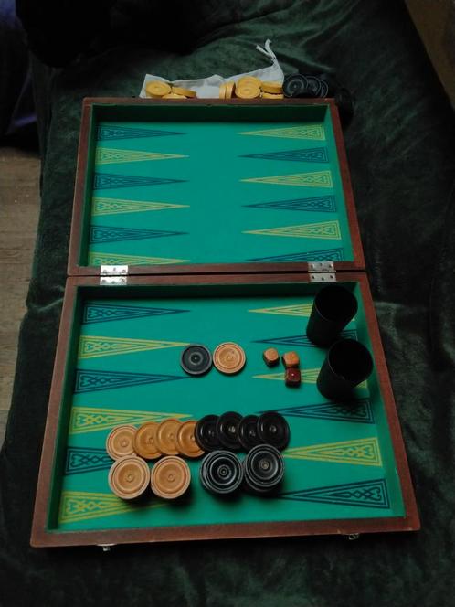 oud antieken houten luxebox backgammon Cheney England, Hobby en Vrije tijd, Gezelschapsspellen | Bordspellen, Gebruikt, Ophalen of Verzenden