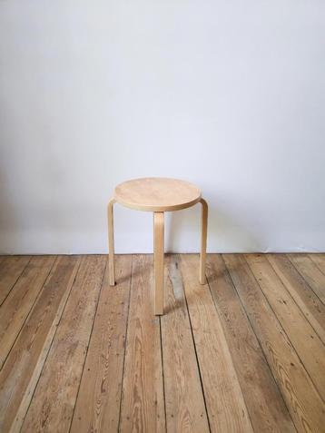 Vintage beukenhouten krukje van Ikea - Alvar Aalto beschikbaar voor biedingen