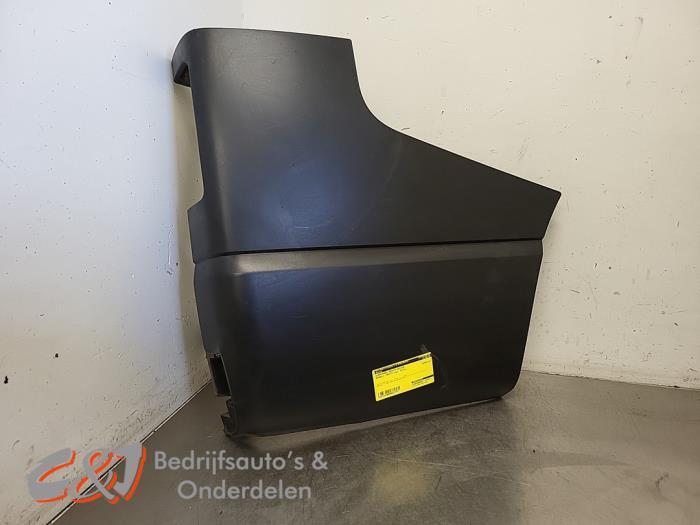 Bumperhoek rechts-achter van een Renault Trafic (NVT), Auto-onderdelen, Carrosserie, Bumper, Renault, Gebruikt, 3 maanden garantie