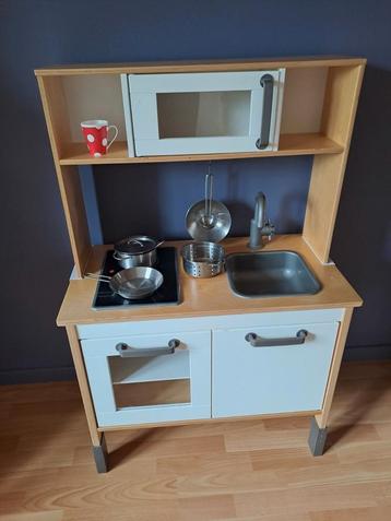 Ikea keukentje met accessoires  beschikbaar voor biedingen