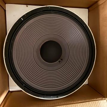 Set van 2 luidsprekers JBL 2225H beschikbaar voor biedingen
