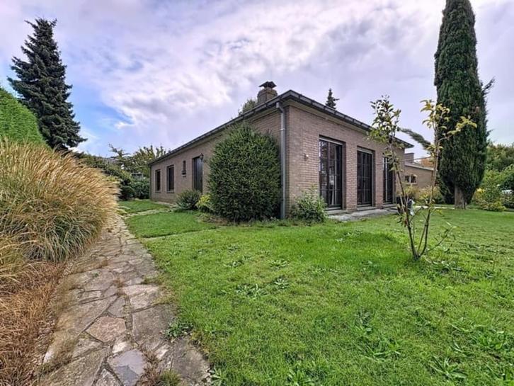 Zonnige, te renoveren bungalow, Immo, Huizen en Appartementen te koop, Brugge, 200 tot 500 m², Vrijstaande woning, F