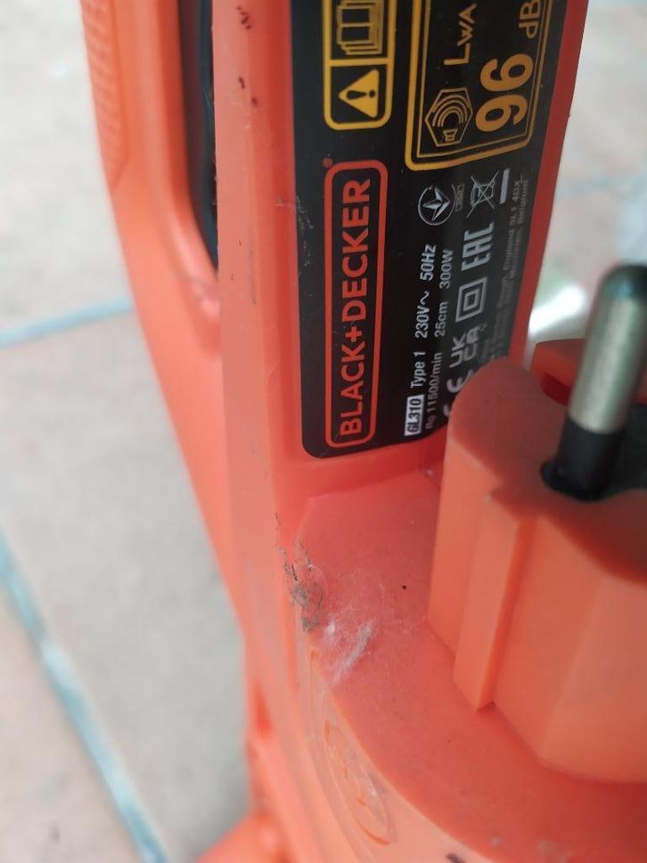 Black & Decker elektrische grastrimmer, Tuin en Terras, Grastrimmers, Zo goed als nieuw, Elektrisch, 10 tot 30 cm, Ophalen