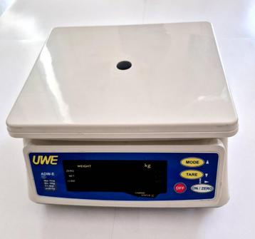 UWE ADW-E 15kg weegschaal, Elektronische apparatuur, Weegschalen, Gebruikt, Winkelweegschaal, Ophalen of Verzenden, Digitaal