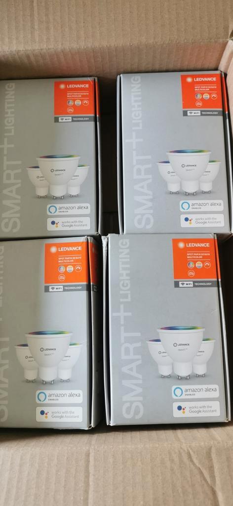 Ledvance Smart+ set van 12 slimme multicolor LED spots, Maison & Meubles, Lampes | Spots, Neuf, Spot encastrable ou Spot mural