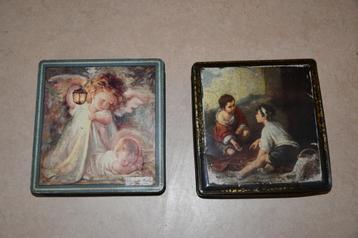 Blikken koekendozen uit de jaren '50 beschikbaar voor biedingen