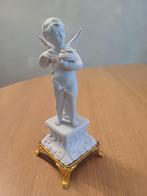 Engeltje in witte biscuit (Capodimonte ?), Antiek en Kunst, Ophalen