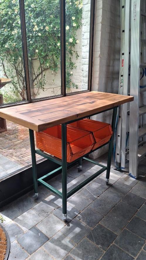 Robuuste verrijdbare BBQ-snijplank – met metalen onderstel e, Antiek en Kunst, Curiosa en Brocante, Ophalen