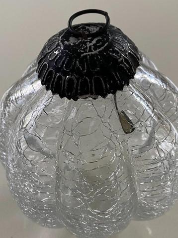Zware 60 jaar oude massieve glazen retro HEKSENKERSTBAL beschikbaar voor biedingen