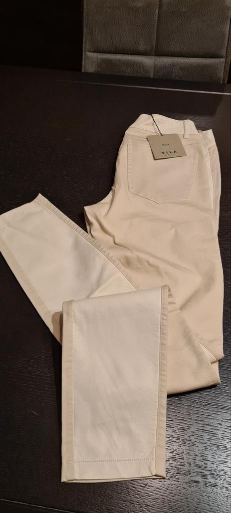 Pantalon Vila neuf simili cuir blanc et jean ivoire, Vêtements | Femmes, Envoi, Neuf, Blanc