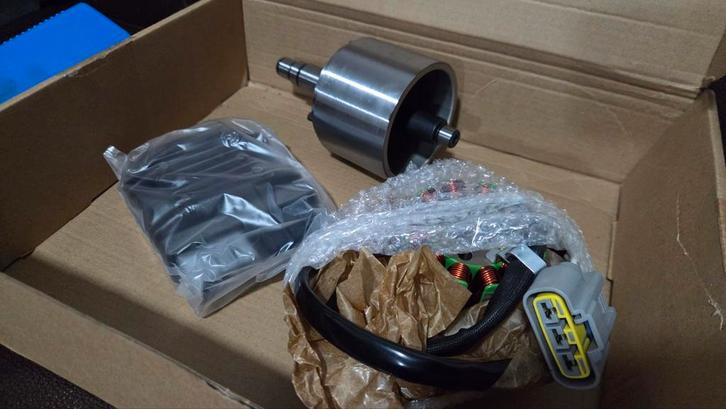 Alternateur R1 2004-2008, Autos : Pièces & Accessoires, Systèmes d'échappement, Enlèvement ou Envoi