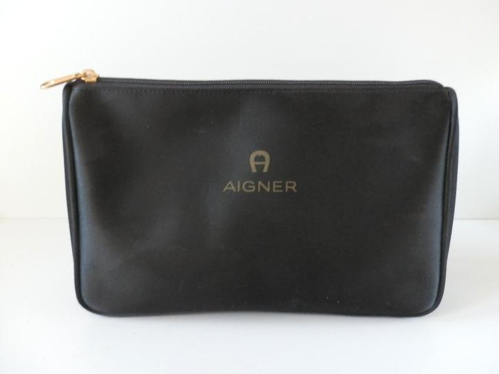 Aigner beautytas of toilettas., Handtassen en Accessoires, Toilettassen, Zo goed als nieuw, Heer of Dame, Zwart, Ophalen of Verzenden