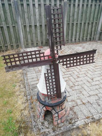 Molenwieken,in hout, bruin, doorsnede 90cm. beschikbaar voor biedingen