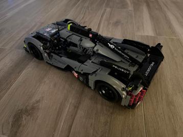 Lego Peugeot 42156
 beschikbaar voor biedingen
