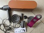 Dyson supersonic haardroger met lederen etui en accessoires, Ophalen of Verzenden, Gebruikt, Haardroger