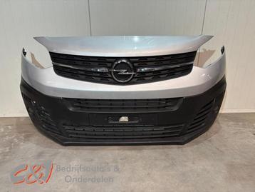 Voorbumper van een Opel Vivaro beschikbaar voor biedingen