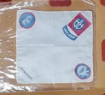 Mouchoir soie militaire 504 regiment infanterie parachutiste, Envoi