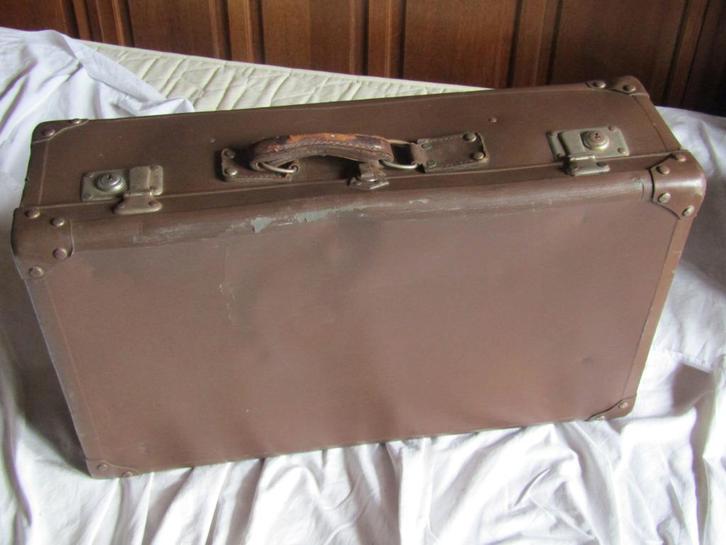 Ombouwkoffer met versterkte metalen hoeken, Handtassen en Accessoires, Koffers, Gebruikt, Metaal, Ophalen of Verzenden