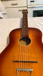 Première guitare vintage (1962) achetée maison POUMAY  Vervi, Ophalen, Gebruikt, Western- of Steelstringgitaar