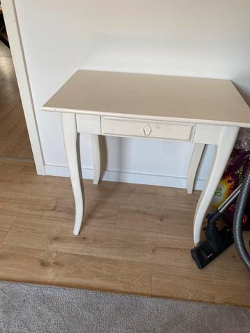 Petit bureau, Enlèvement, Utilisé