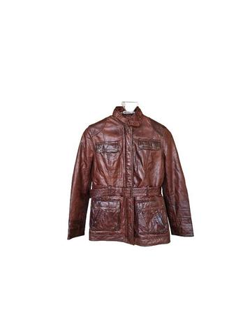 Bruine leren jas voor dames van het merk Massimo Dutti
Taill beschikbaar voor biedingen